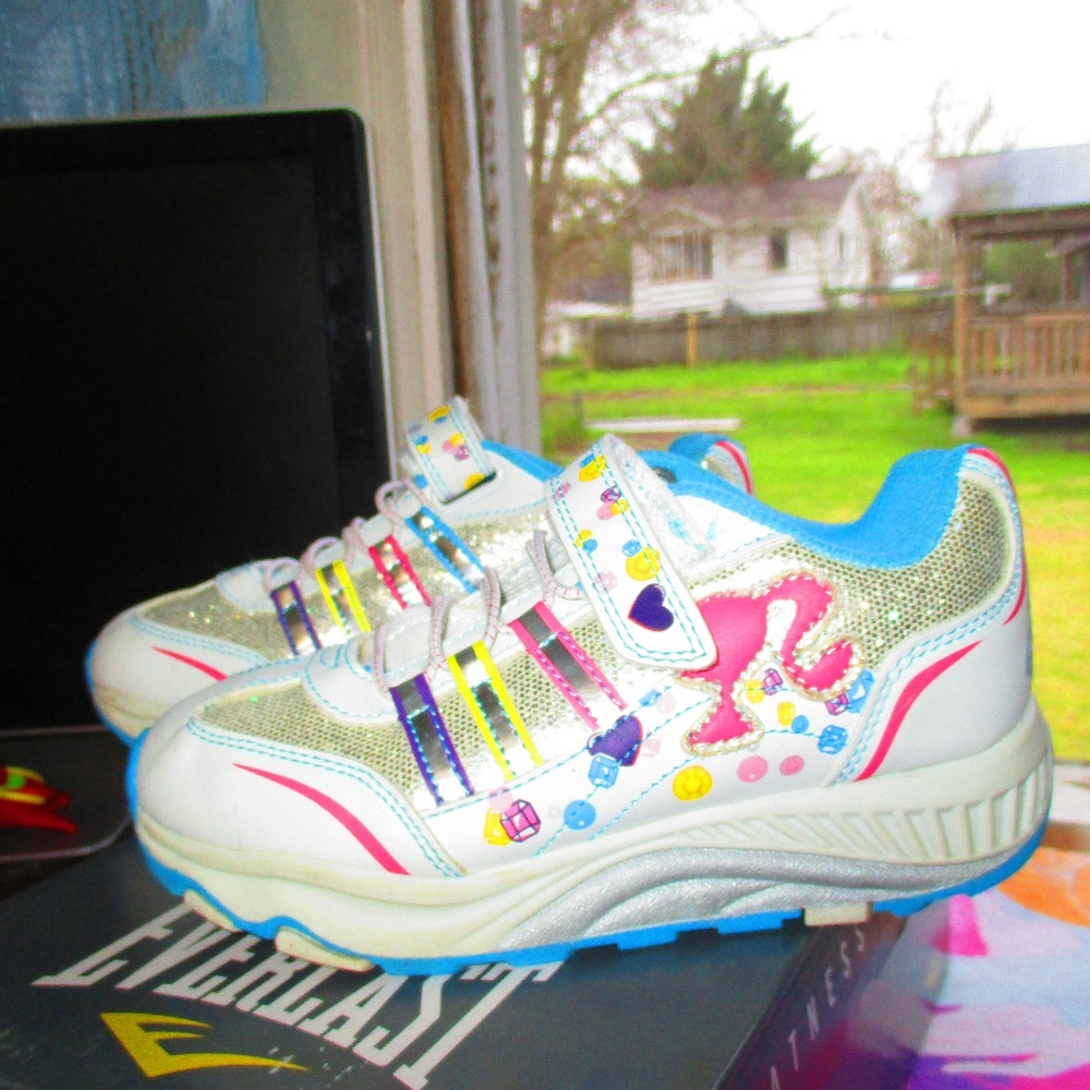 GIRL'S YOUTH SIZE US 1 BARBIE ATHLETIC SHOES